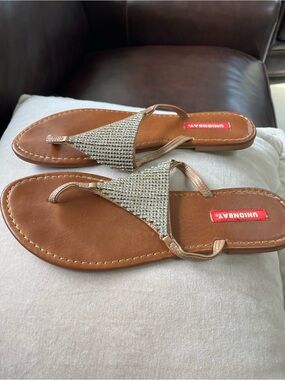 Gorgeous Tan  T-Strap Sandals with Silver Rhinestones 
Size 10
Worn  once!
